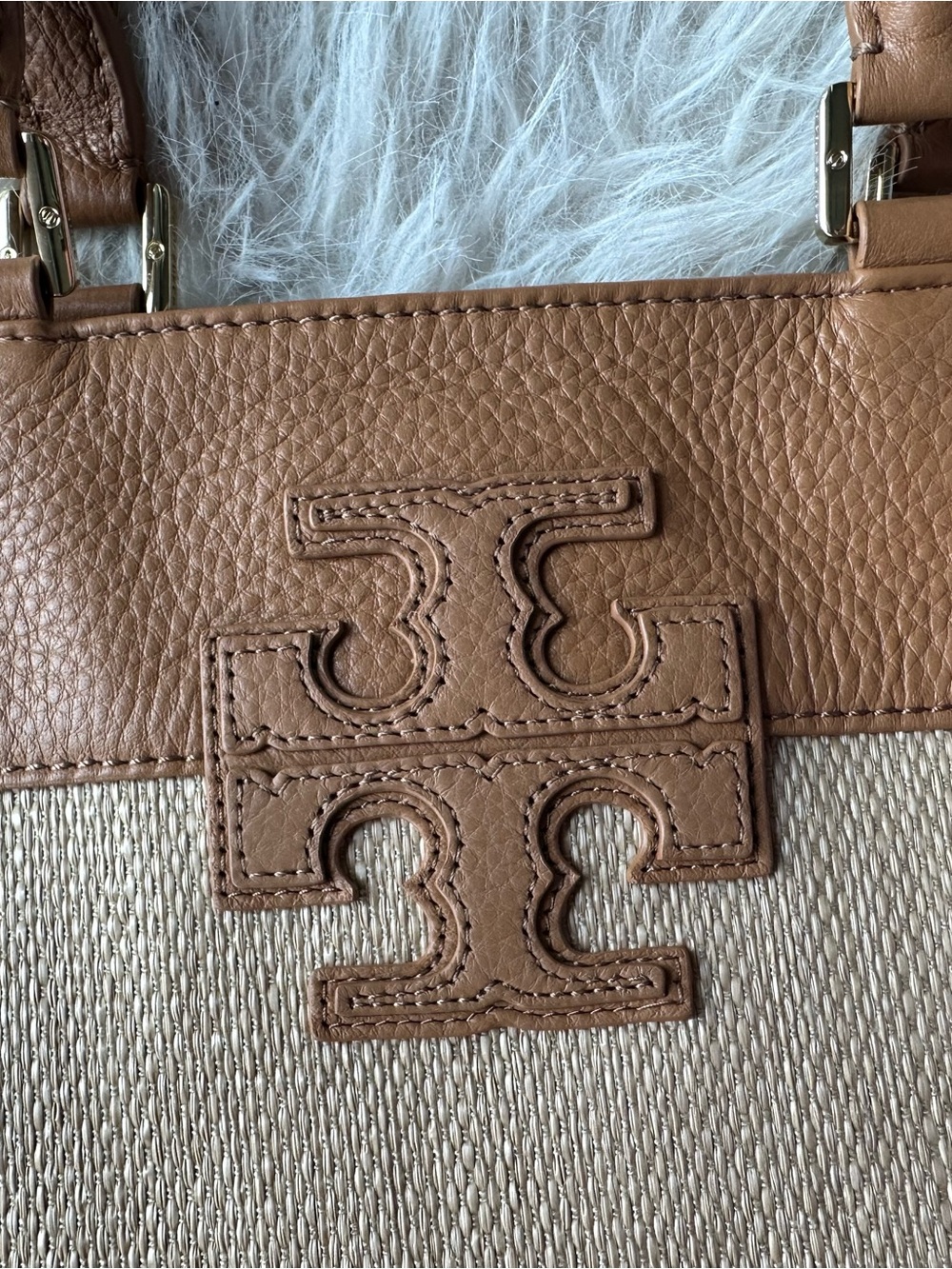 Tory Burch Light neutral and tan double T Logo straw Tote with leather - Picture 12 of 15